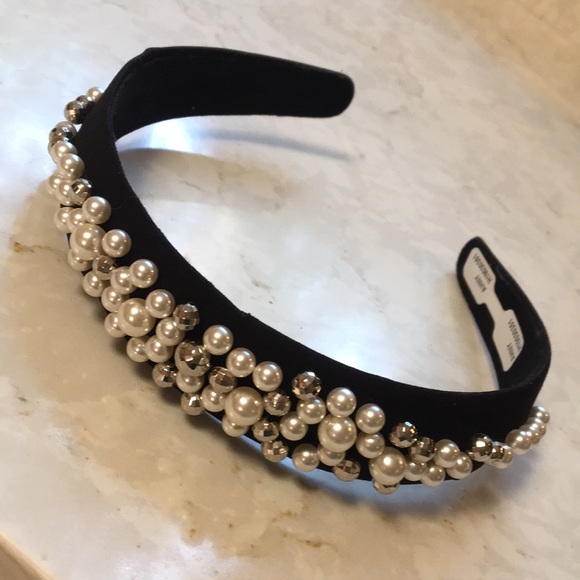 Anthropologie Accessories - Anthropologie Pearl Embellished Velvet Headband